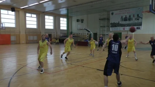 Zdjęcia z drugiego dnia I Mistrzostw SG w Koszykówce