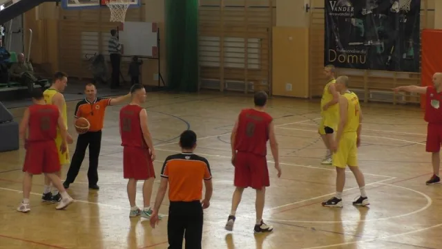 Zdjęcia z drugiego dnia I Mistrzostw SG w Koszykówce