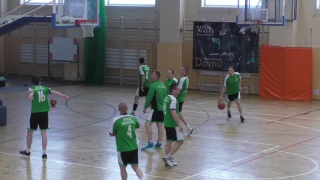 Zdjęcia z drugiego dnia I Mistrzostw SG w Koszykówce