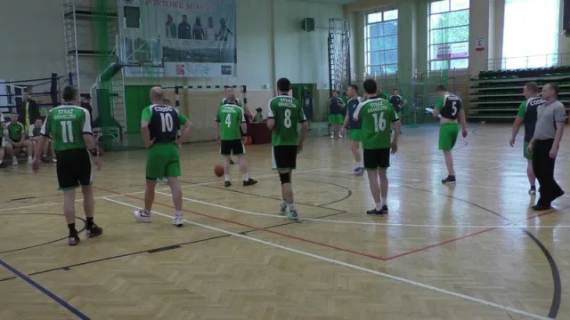 Zdjęcia z drugiego dnia I Mistrzostw SG w Koszykówce
