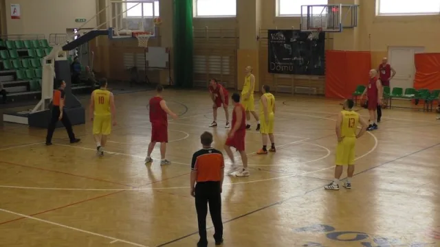 Zdjęcia z drugiego dnia I Mistrzostw SG w Koszykówce