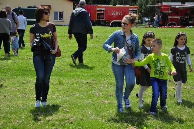 Zdjęcia z pikniku dla dzieci z okazji święta SG