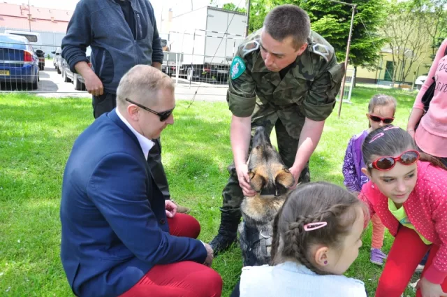 Zdjęcia z pikniku dla dzieci z okazji święta SG