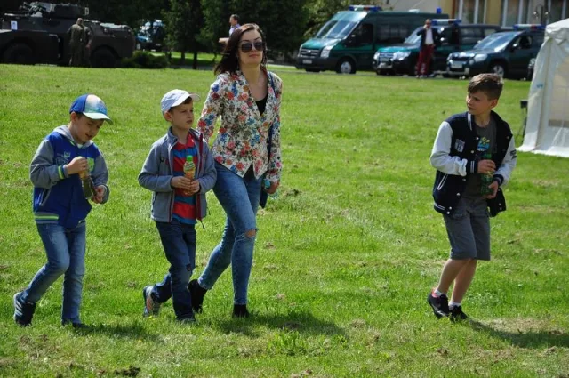 Zdjęcia z pikniku dla dzieci z okazji święta SG