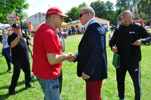 Zdjęcia z pikniku dla dzieci z okazji święta SG
