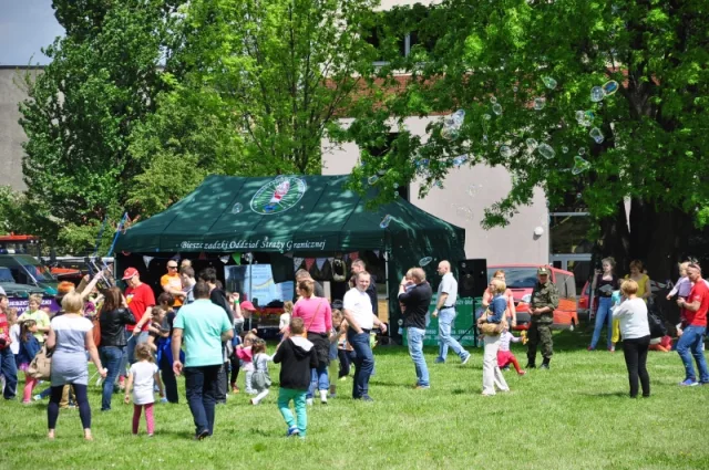 Zdjęcia z pikniku dla dzieci z okazji święta SG