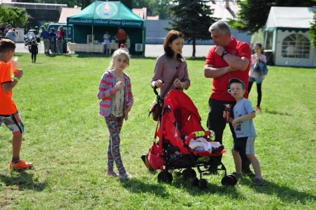Zdjęcia z pikniku dla dzieci z okazji święta SG