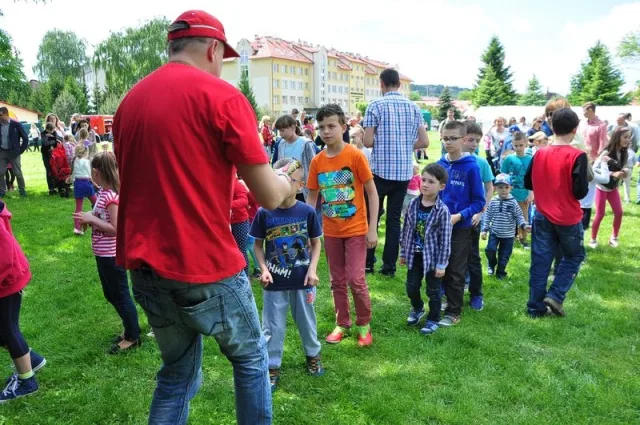 Zdjęcia z pikniku dla dzieci z okazji święta SG