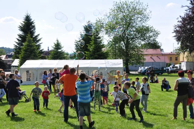 Zdjęcia z pikniku dla dzieci z okazji święta SG
