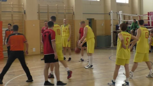 Zdjęcia z pierwszego dnia I Mistrzostw SG w Koszykówce