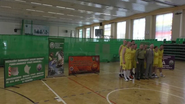 Zdjęcia z pierwszego dnia I Mistrzostw SG w Koszykówce