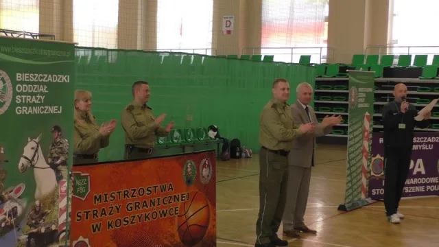 Zdjęcia z pierwszego dnia I Mistrzostw SG w Koszykówce