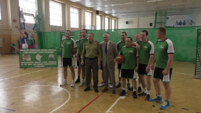 Zdjęcia z pierwszego dnia I Mistrzostw SG w Koszykówce