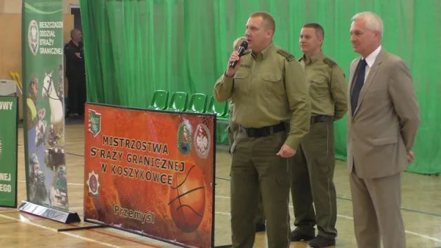 Zdjęcia z pierwszego dnia I Mistrzostw SG w Koszykówce
