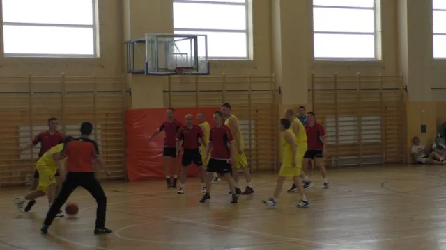 Zdjęcia z pierwszego dnia I Mistrzostw SG w Koszykówce