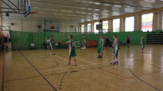Zdjęcia z pierwszego dnia I Mistrzostw SG w Koszykówce