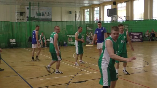 Zdjęcia z pierwszego dnia I Mistrzostw SG w Koszykówce