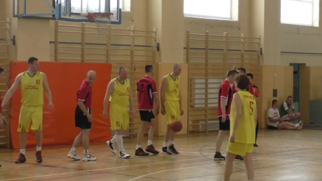 Zdjęcia z pierwszego dnia I Mistrzostw SG w Koszykówce
