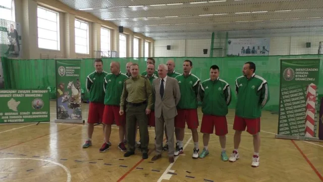 Zdjęcia z pierwszego dnia I Mistrzostw SG w Koszykówce