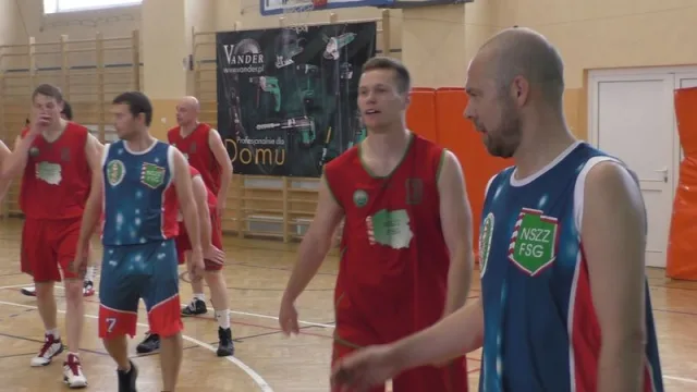 Zdjęcia z pierwszego dnia I Mistrzostw SG w Koszykówce