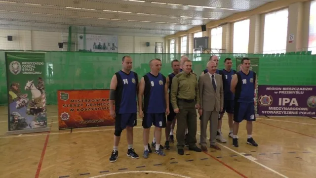 Zdjęcia z pierwszego dnia I Mistrzostw SG w Koszykówce