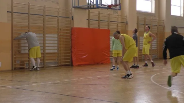 Zdjęcia z pierwszego dnia I Mistrzostw SG w Koszykówce