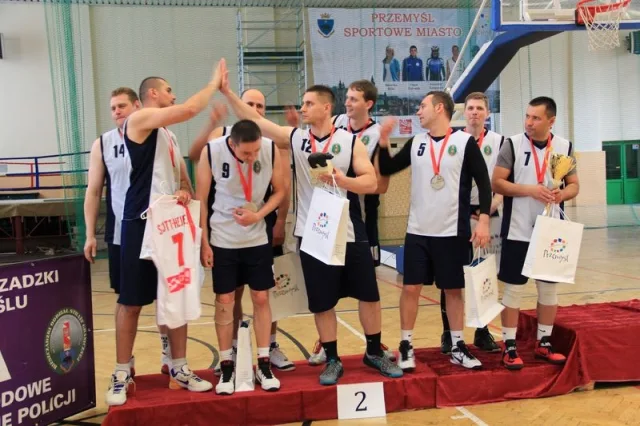 Zdjęcia z trzeciego dnia I Mistrzostw SG w Koszykówce