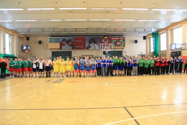 Zdjęcia z trzeciego dnia I Mistrzostw SG w Koszykówce